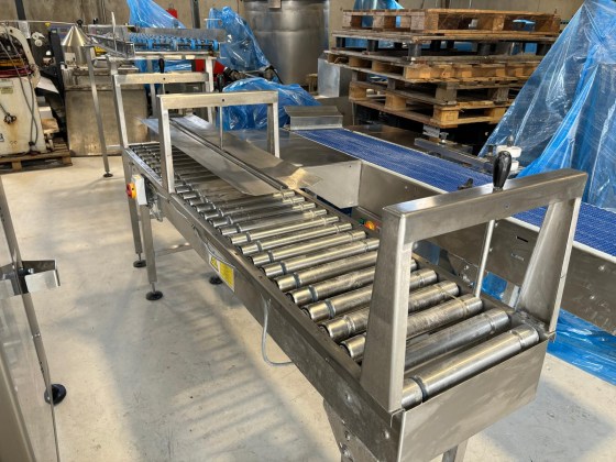 Stainless steel driven roller conveyor Pic 07